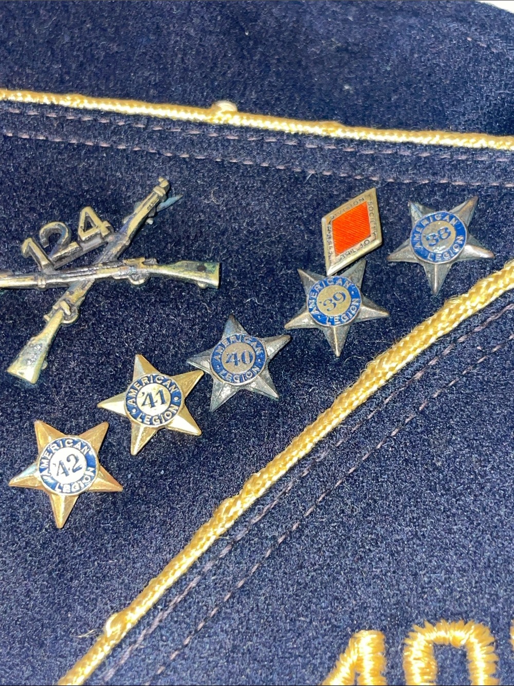 Vintage Navy Blue Lumbermen & Hollywood American Legion Caps and pins - Picture 5 of 6